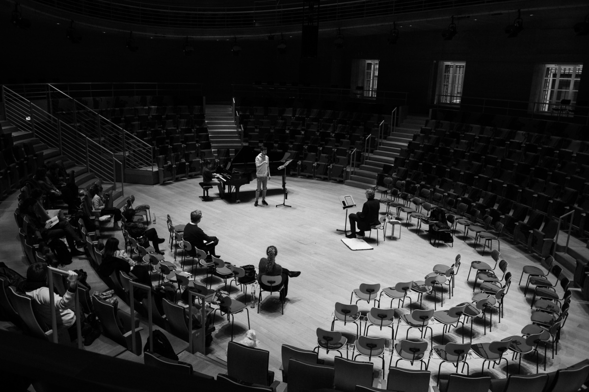 Masterclass with Thomas Hampson at the Boulez Saal Berlin (2023) © Jakob Schad